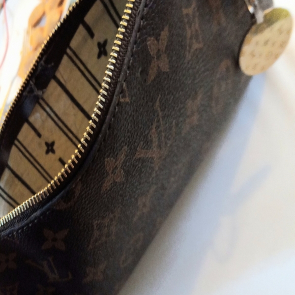 Louis vuitton Monogram pouch bag - Picture 4 of 6